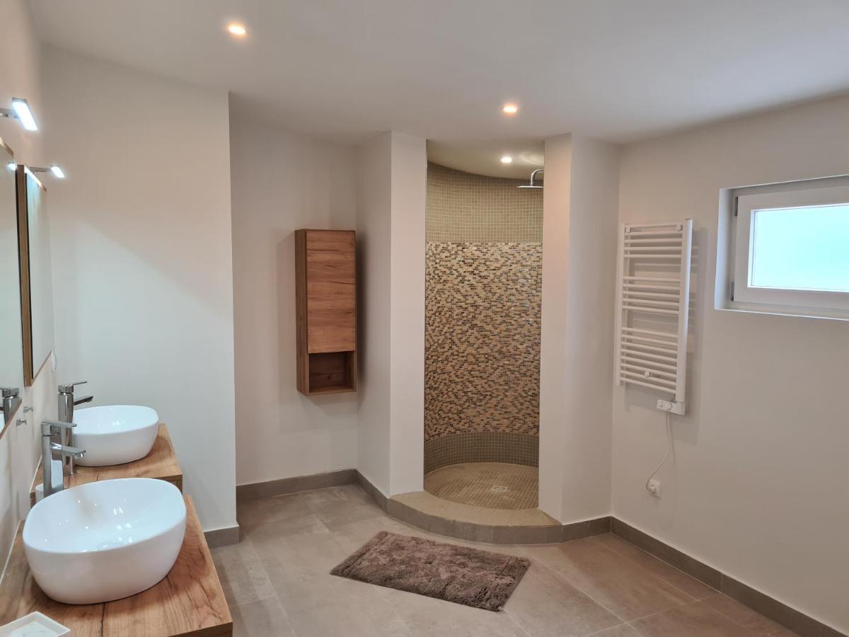 Quinta Omorka Suites Lagos Ngoại thất bức ảnh