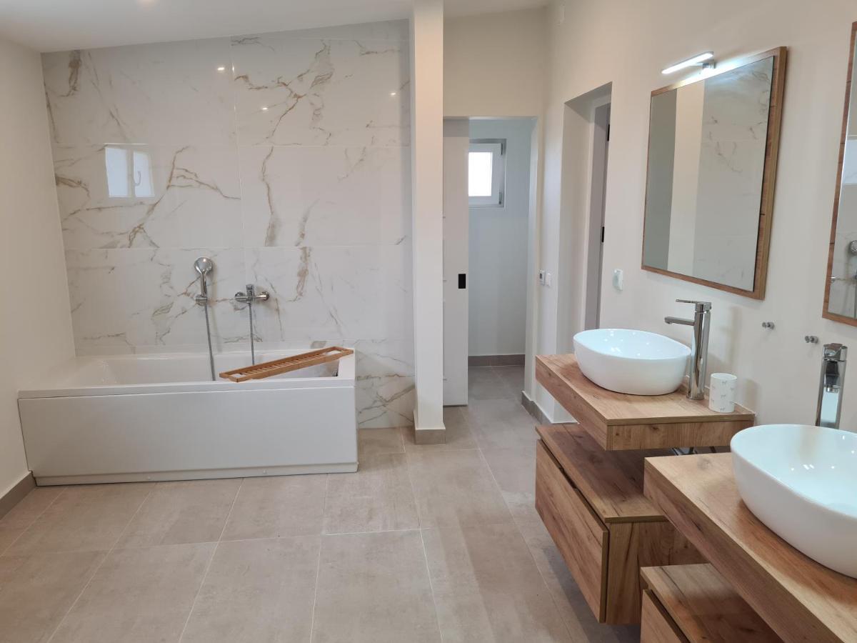 Quinta Omorka Suites Lagos Ngoại thất bức ảnh